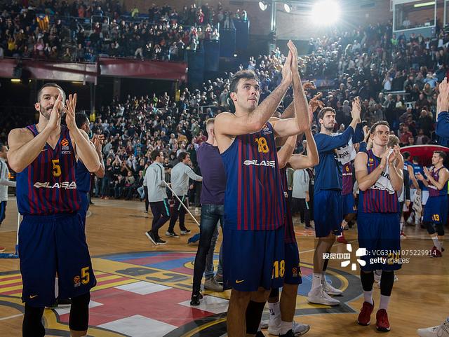 法尔克：拜仁仍在密切关注DV9，同时也对弗兰库利诺-朱感兴趣（法尔克称：拜仁依然紧盯DV9，亦对弗兰库利诺-朱有意）