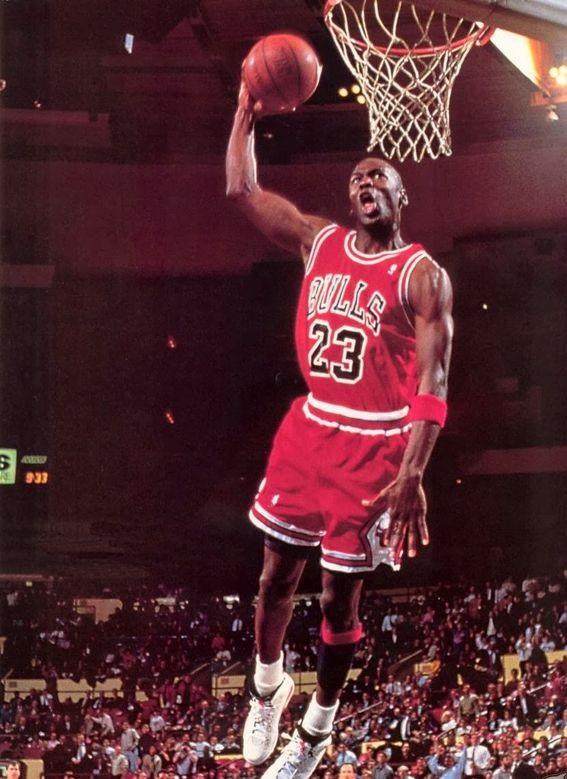 十秒钟连续过三人，离谱（十秒内连过三人，简直逆天）