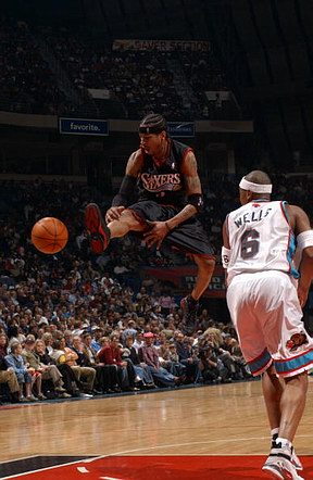 本赛季对阵意甲9强，仅垫底的佛罗伦萨输球场次比国米更多（本季对阵意甲九强，国米输球次数仅次于垫底佛罗伦萨）