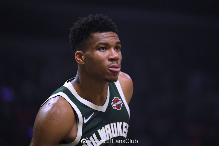 不和谐，太阳报：拜仁球迷在赛前与现场警察和安保发生冲突（太阳报：拜仁球迷赛前与现场警方及安保爆发冲突）