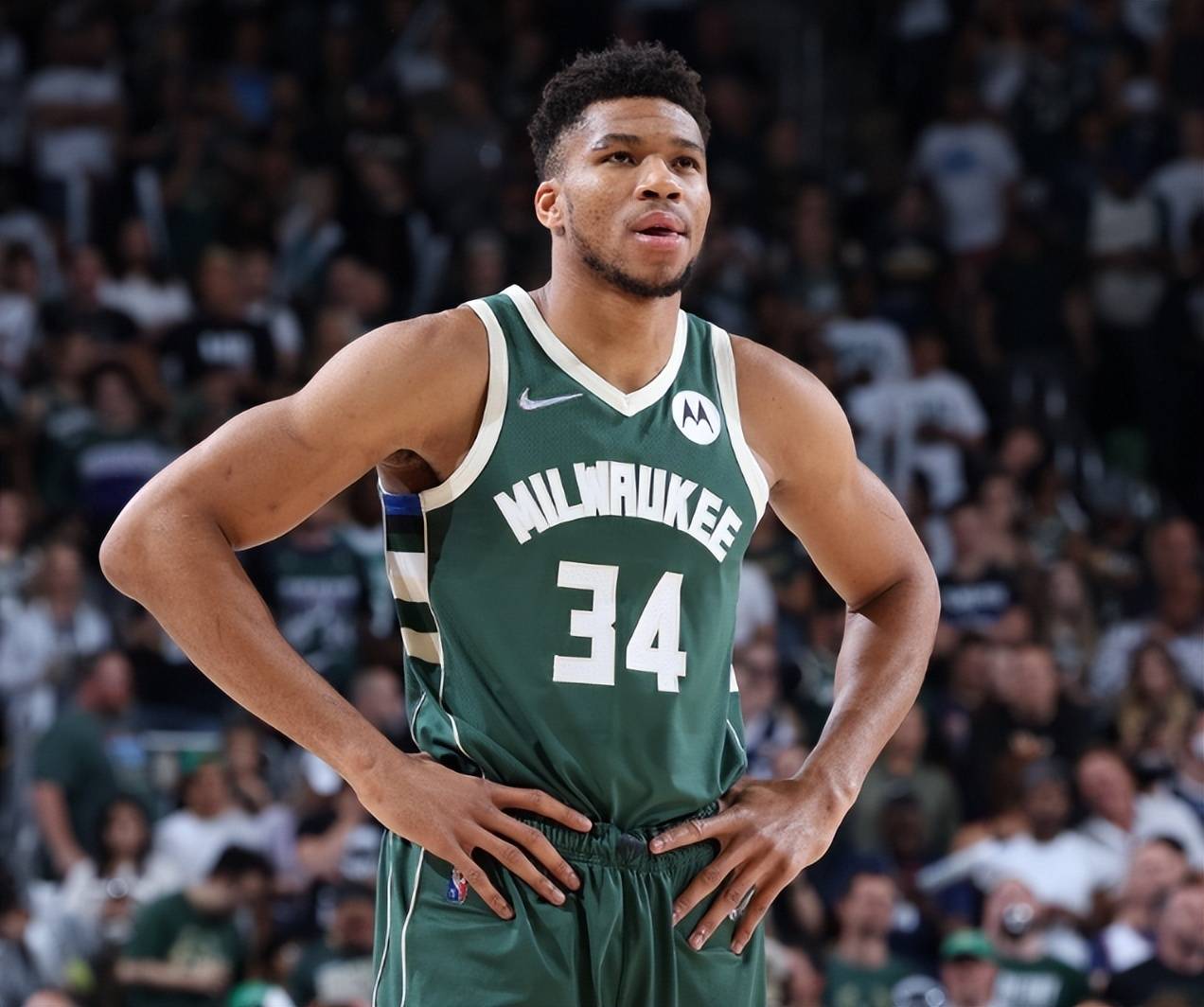 CBA：山东队主场失利 不敌北京首钢（CBA：山东主场告负，北京首钢客场取胜）